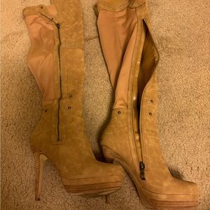 Sexy knee high boots in a nice natural brown color